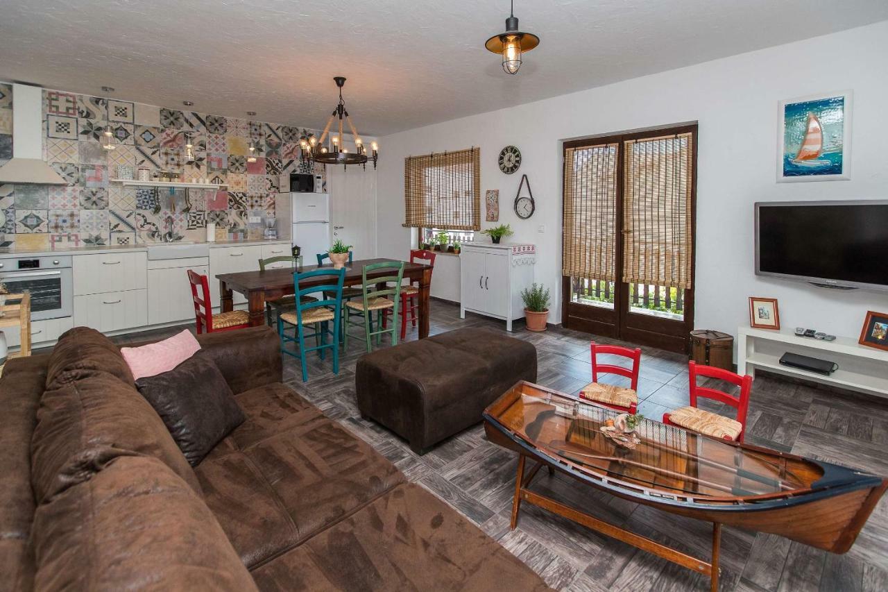 Apartments Faro & Mondo ツリクヴェニツァ エクステリア 写真